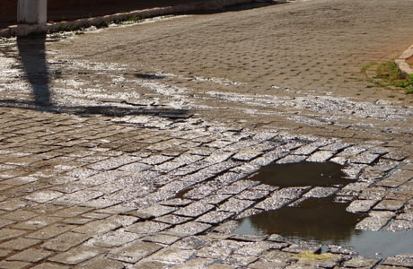 Brumado: Esgoto a céu aberto no bairro Urbis I