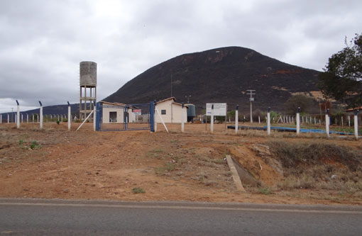 Abastecimento em localidades rurais de Brumado ocorre por manobras