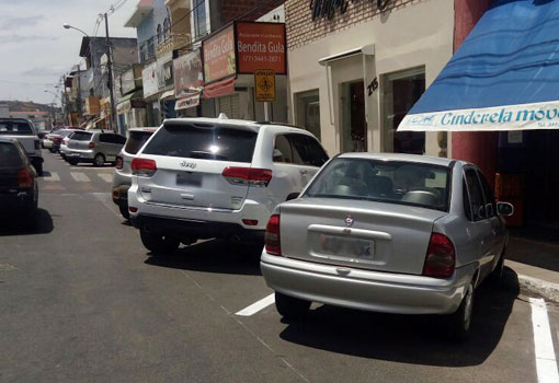 Brumado: projeto de lei que dispõe sobre a criação da Zona Azul é aprovado; prefeitura e empresa não se responsabilizarão por danos em veículos