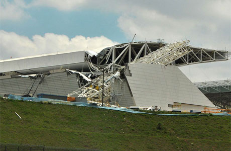 Acidente mata 3 na Arena Corinthians, dizem bombeiros