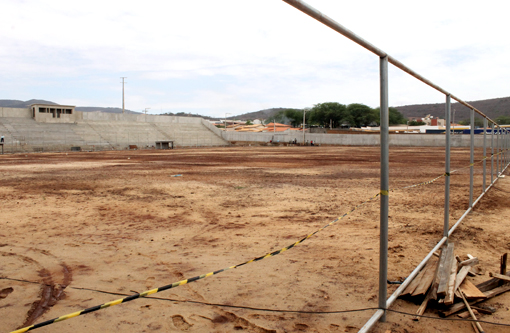 Brumado: Grama do estádio dos Prazeres está sendo plantada