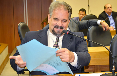 Galo pede recuperão da estrada entre Brumado e Rio de Contas