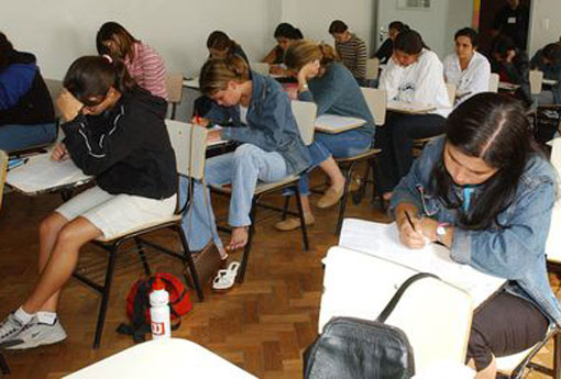 MEC adia para 15 de dezembro prazo de renovação do Fies