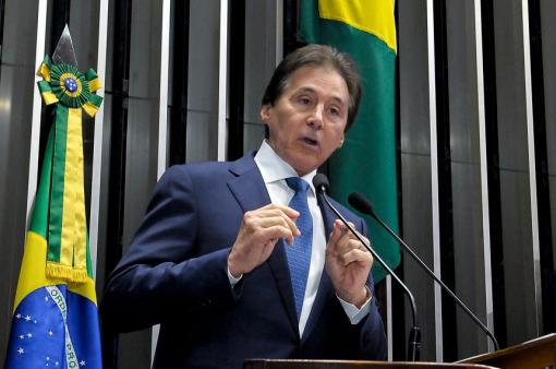 Eunício Oliveira é eleito o novo presidente do Senado