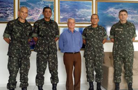 Brumado: Comitiva do Exército Brasileiro visita executivo
