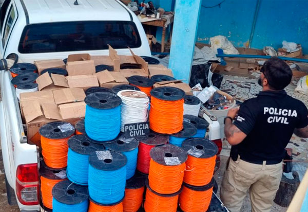 800 quilos de explosivos irregulares são encontrados na Chapada