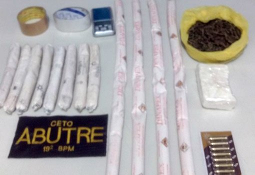 Mulheres são flagradas com explosivos, drogas e munições em Jequié