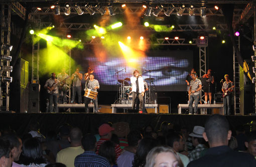 Segunda noite da ExpoBrumado foi sucesso absoluto; veja as fotos