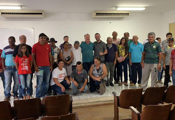 Brumado: Fabrício Abrantes participa de reunião do CMDS com o tema 'Programa Família do Campo'