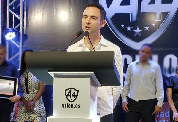 Fabricio Abrantes assume presidência do Democratas em Brumado