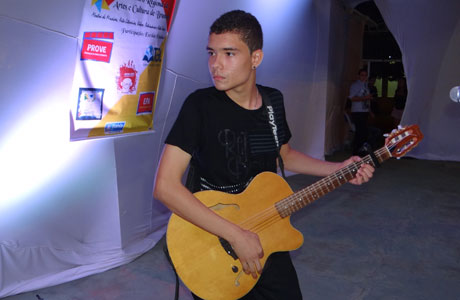 Brumado: Foi realizado o Festival Anual de Canção Estudantil