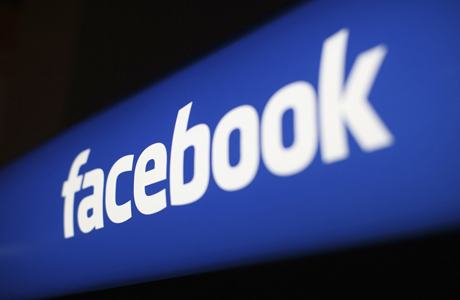 Facebook cumpre ordem judicial, apaga posts e não sairá do ar