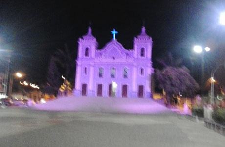 Brumado: Igreja Matriz adere à campanha 'Outubro Rosa'