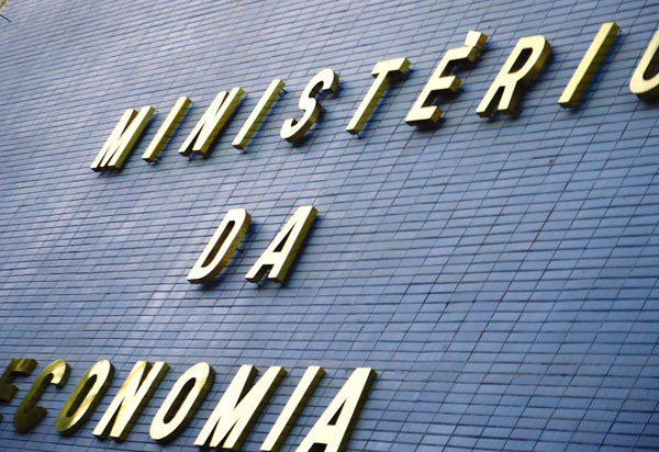 Governo reduz previsão de crescimento da economia para 5,1% este ano