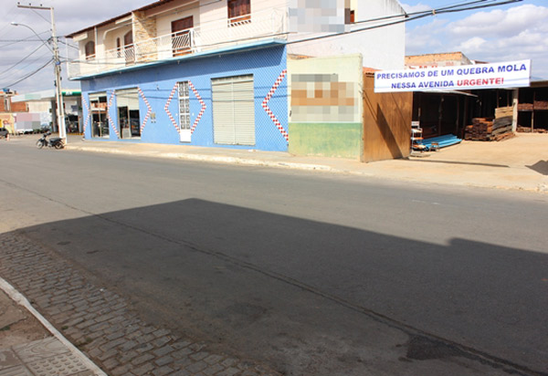 Livramento: número de acidentes na Avenida Leônidas Cardoso leva comerciante a solicitar quebra-molas em faixa 