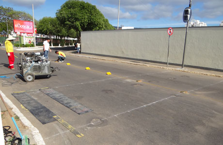 Brumado: Pinturas das faixas de pedestres na Praça Senhor do Bonfim