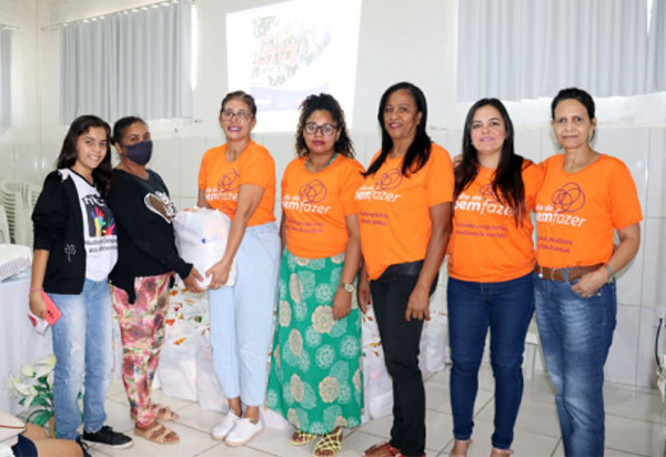 Famílias atendidas pelo Cras em Brumado recebem alimentos arrecadados nas ações do Dia do Bem Fazer