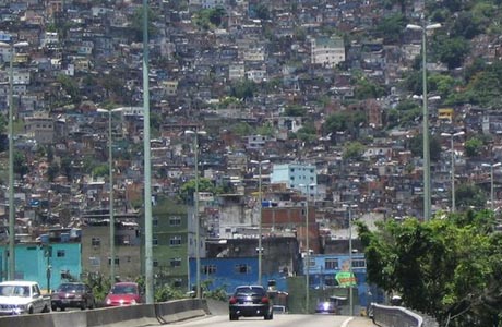 Engenheiro GIL é baleado em comunidade após errar o caminho