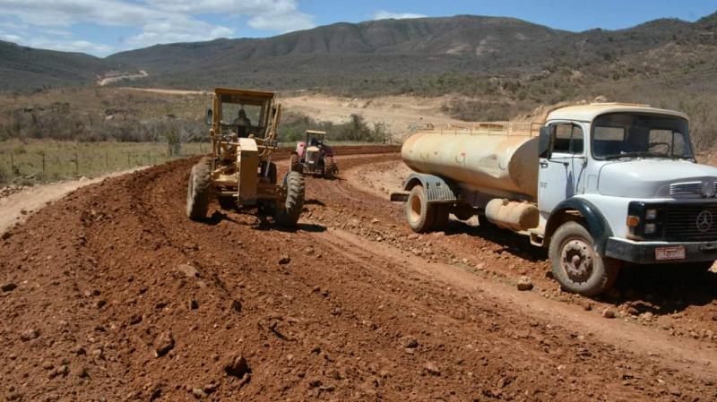 Obra na BA-263, entre Licínio de Almeida e Urandi, está com 40% de execução