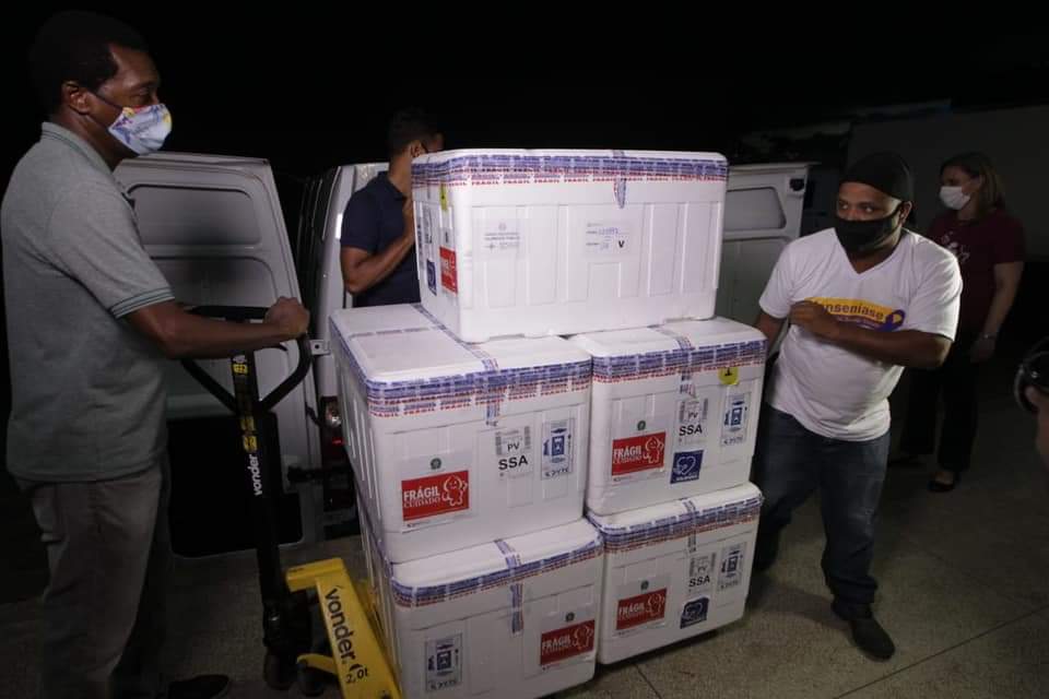 Chegada de 54.600 doses da CoronaVac leva a Bahia a atingir mais de meio milhão de vacinas recebidas