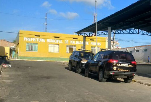 Malhada de Pedras é alvo da 'Operação Vigilante' da Polícia Federal, R$ 3 milhões teriam sido desviados do transporte escolar