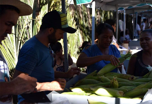  Feira de Agricultura Familiar e Economia Solidária foi realizada em Brumado