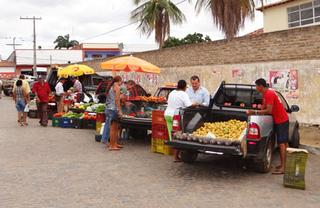 Brumado: Comerciantes ainda na bronca com realocação de barracas no Mercado Municipal