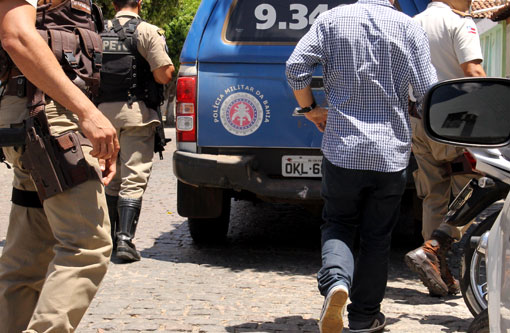 Brumado: PM e integrantes de ONG resgatam animais que sofriam maus tratos em Feira