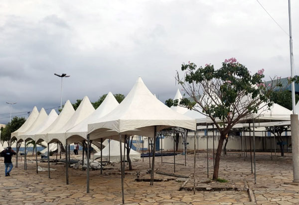Brumado: estrutura para a Feira do Empreendedor já está sendo montada; evento acontece nesta sexta e sábado