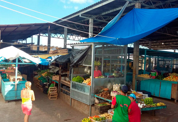 Brumado: Vereador Beto Bonelly solicita a construção de rampas para cadeirantes dentro do Mercado Municipal