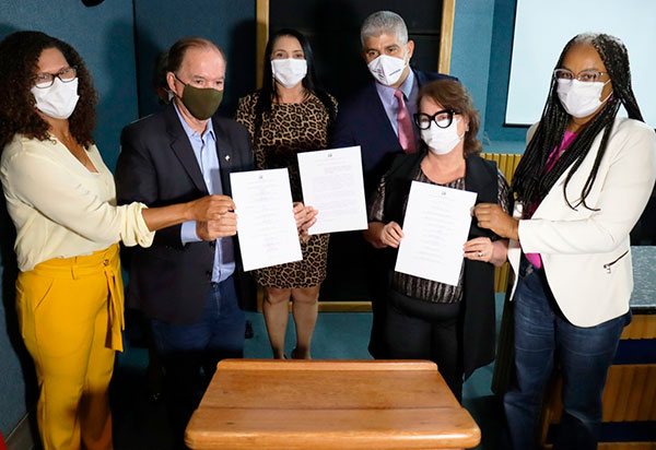 Governo da Bahia assina protocolo que padroniza investigação de feminicídio  