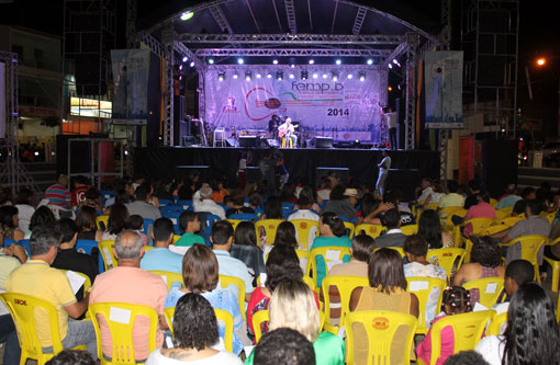 Prefeito Aguiberto sanciona Lei que declara de Utilidade Pública Municipal a Associação Cultura Projeto Festival de Música Popular em Brumado - FEMP-B
