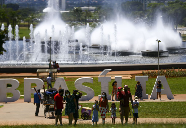 Distrito Federal acaba com obrigatoriedade de máscaras