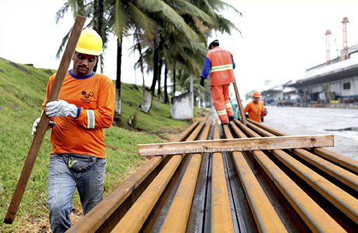 Segundo lote dos trilhos da Fiol chega ao Porto de Ilhéus