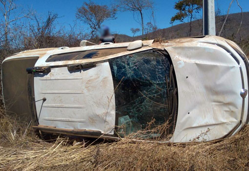 Criminosos tentam roubar Hilux e capotam outro veículo entre as cidades de Igaporã e Caetité