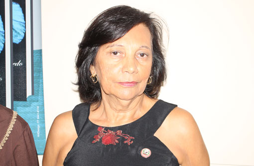 Mena Azevedo lançou livro em Brumado em belíssima noite cultural