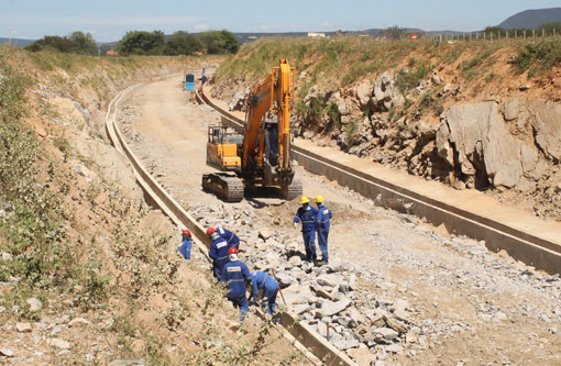 Bahia: Atrasos em pagamentos devem paralisar obras da Fiol no interior
