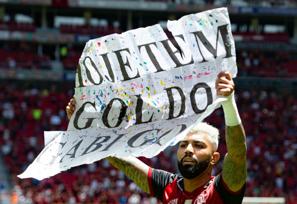 Flamengo vence o Athletico-PR por 3 a 0 e conquista a Supercopa do Brasil