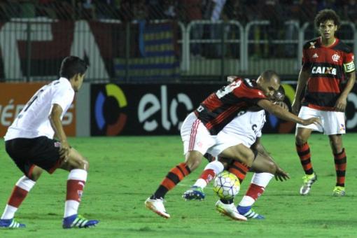Série A: Vitória perde para o Flamengo no Raulino de Oliveira