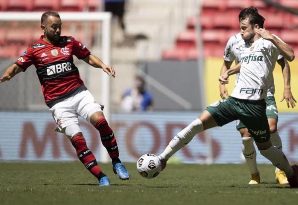 Sancionada lei que permite que clubes de futebol virem empresas