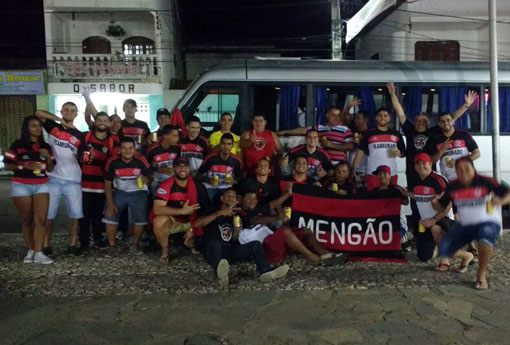 Flamenguistas de Brumado prestigiam vitória do time em Salvador