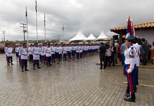 Conquista: foi realizada a formatura dos alunos do 3º ano do Colégio da Polícia Militar 