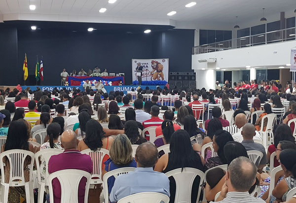 Brumado: 264 alunos do Proerd participaram da solenidade de formatura no Clube Social