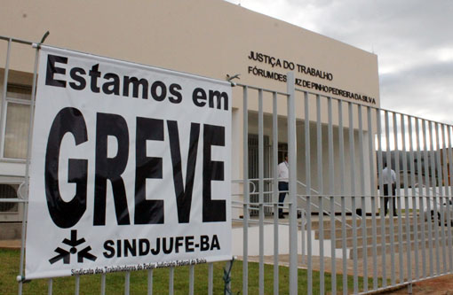 Brumado: Justiça do Trabalho adere à greve nacional