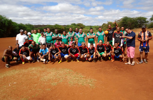 Brumado: Partida de futebol em homenagem ao dia dos Pais no bairro Dr. Juracy