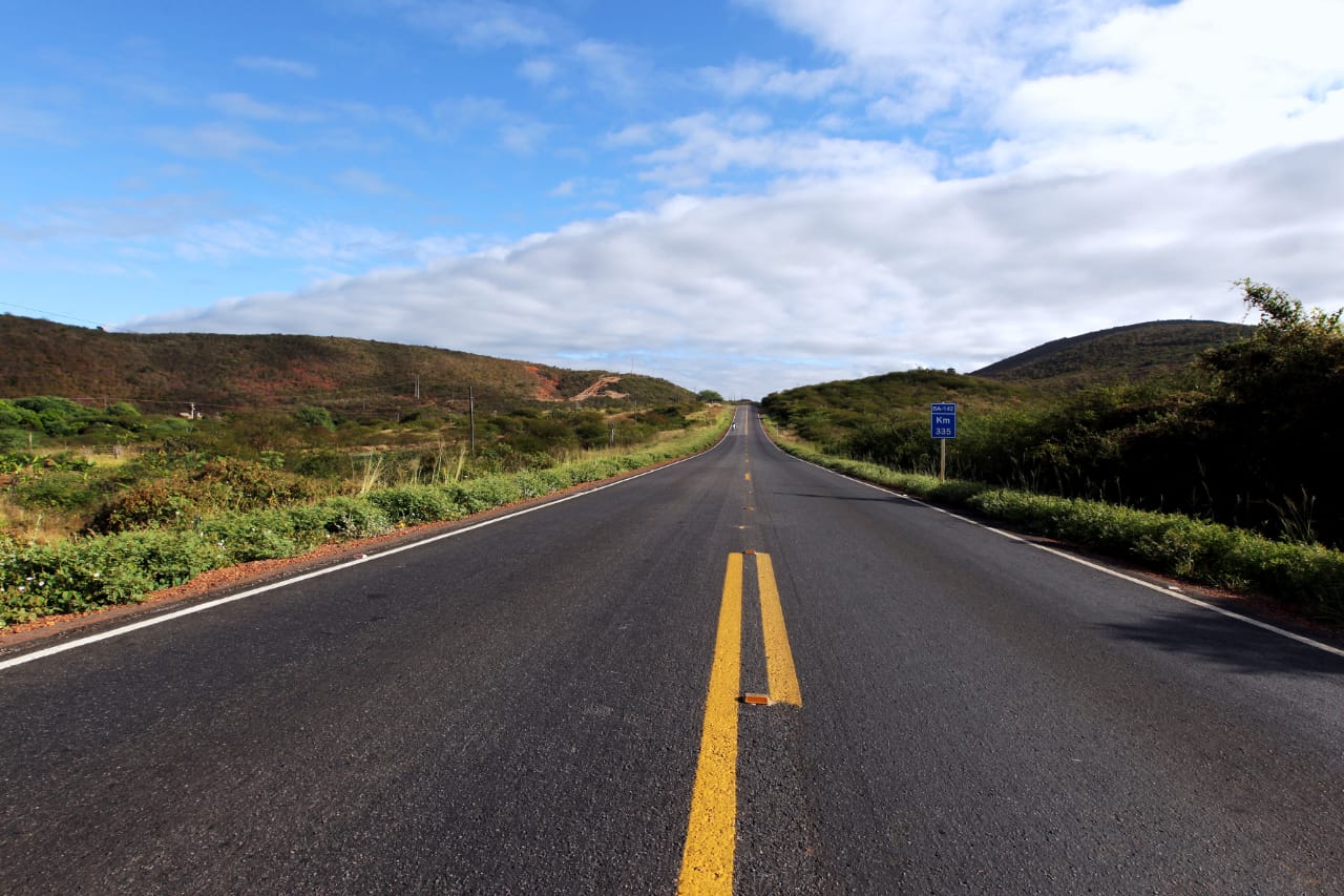 Rui entrega requalificação de mais de 24 quilômetros da BA-142 entre Tanhaçu e Ituaçu