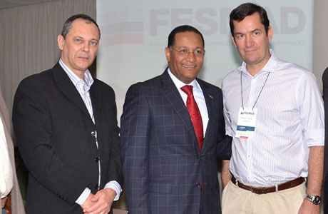 Carlinhos Moura participa de  Debate sobre melhorias na Gestão Pública