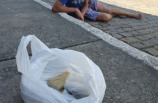 Brumado: Homem é baleado durante fuga da polícia; Ele tentou jogar drogas e celulares para presos