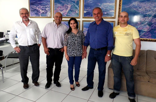 Brumado: Prefeitura empossa novos servidores