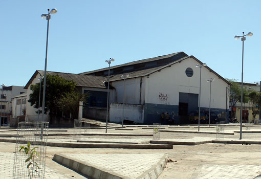 Governo do Estado cede a antiga loja da Cesta do Povo para ampliação do Mercado Municipal de Brumado